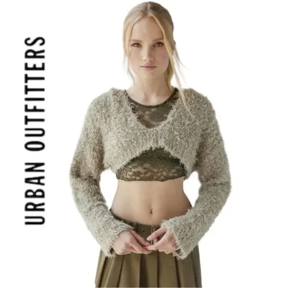 NEW BDG UO Urban Outfitters Atiana Fuzzy Cropped Hooded Sweater S